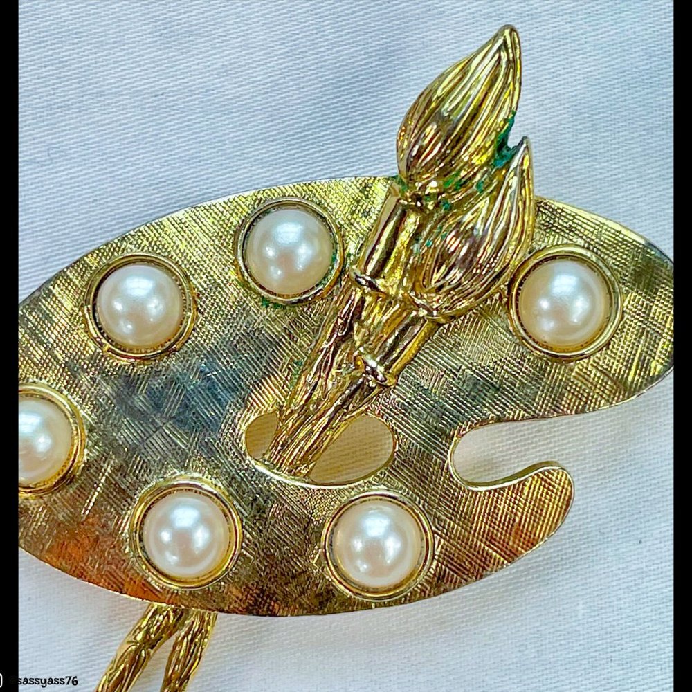 ▪️VTG▪️1980's Textured Gold-Tone Artist Palette With Faux Pearl Paint Brooch - Picture 2 of 4